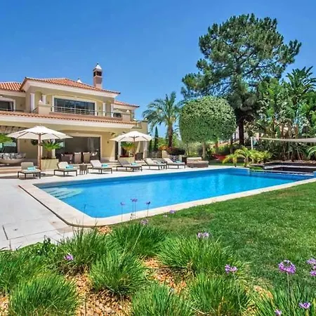 Sleeps 14 With Pool Air Con And Wifi Vila Quinta do Lago