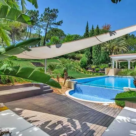 Sleeps 14 With Pool Air Con And Wifi Vila Quinta do Lago