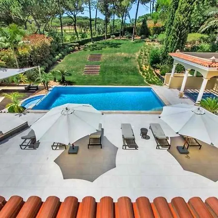 Sleeps 14 With Pool Air Con And Wifi Quinta do Lago
