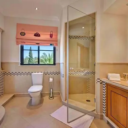 Vila Sleeps 14 With Pool Air Con And Wifi Quinta do Lago