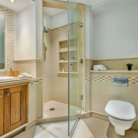 Sleeps 14 With Pool Air Con And Wifi Villa