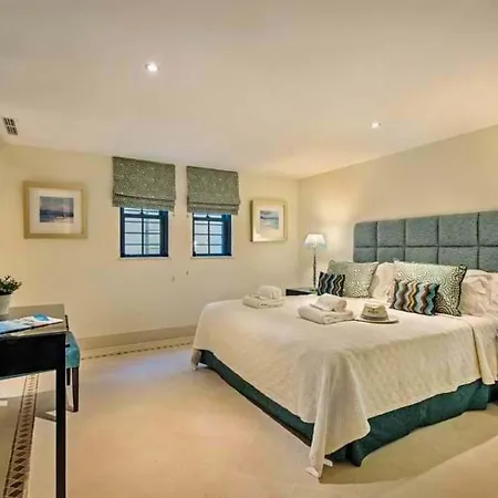 Sleeps 14 With Pool Air Con And Wifi Villa *