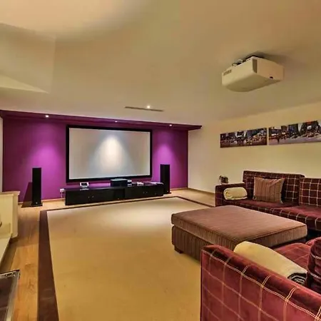 Sleeps 14 With Pool Air Con And Wifi * Quinta do Lago